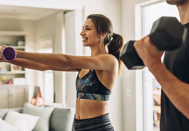 Pärchen bei sportlicher Aktivität Sport bei Erkältung